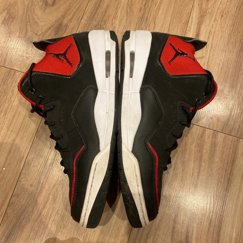 Air Jordan Courtside 23 Basketball Gym Red Black White Size 8 - Picture 11 of 12